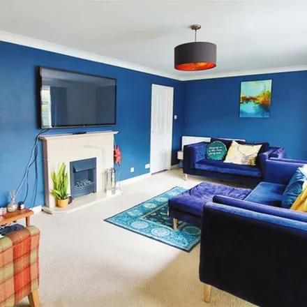 Rent this 5 bed apartment on 14 Lower Spinney in Warsash, SO31 9NL