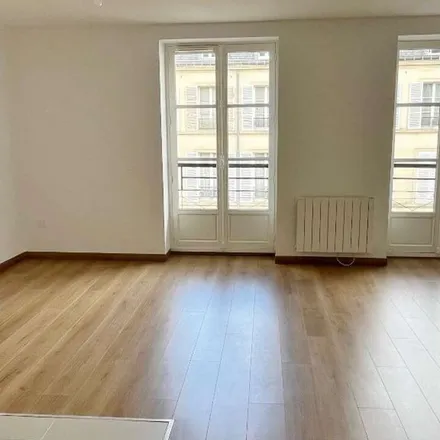 Rent this 2 bed apartment on 2 bis Avenue de Paris in 78000 Versailles, France