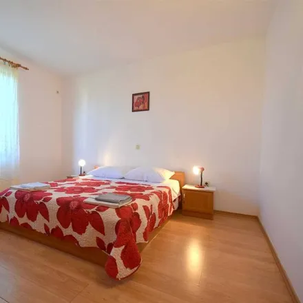 Image 4 - 51512 Njivice, Croatia - Apartment for rent
