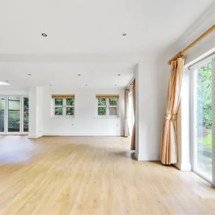 Image 9 - 63 Greencroft Gardens, London, NW6 3PH, United Kingdom - Apartment for rent