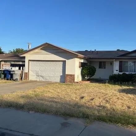 Buy this 3 bed house on 670 Santa Ana Ave W in Clovis, California
