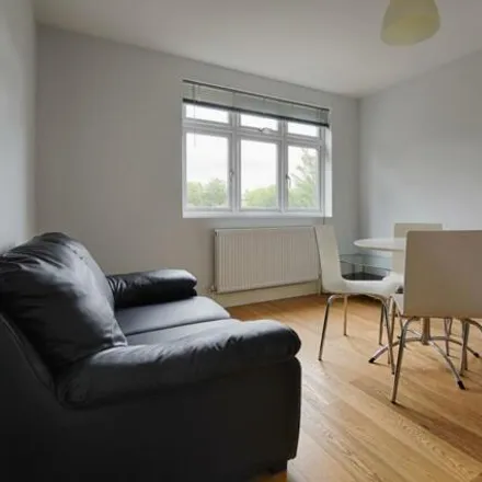 Rent this 2 bed apartment on Fordwych Road in London, NW2 3PA