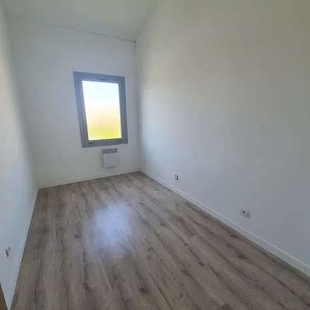Rent this 3 bed apartment on 14 Rue du Château in 84350 Courthézon, France