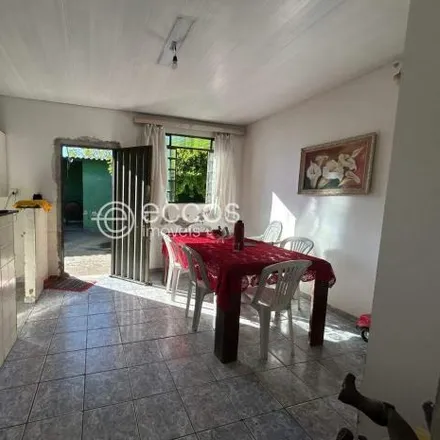 Buy this 3 bed house on Rua do Economista in Planalto, Uberlândia - MG