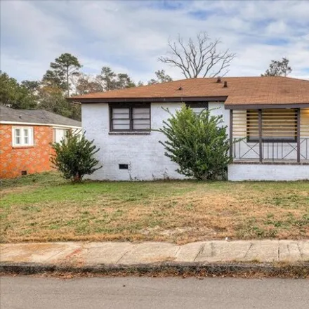 Rent this 3 bed house on 506 Weed Street in Country Club Hills, Augusta