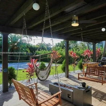 Image 2 - 11615 Griffing Boulevard, Biscayne Park, Miami-Dade County, FL 33161, USA - House for sale
