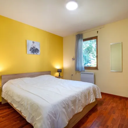 Rent this 1 bed apartment on Mercus-Garrabet in Place Jean Jaurès, 09400 Mercus-Garrabet
