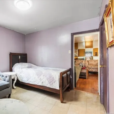 Image 6 - 115-42 127th Street, New York, NY 11420, USA - House for sale