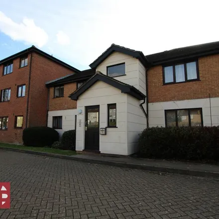 Rent this 1 bed apartment on Parrotts Field in Hoddesdon, EN11 0QU