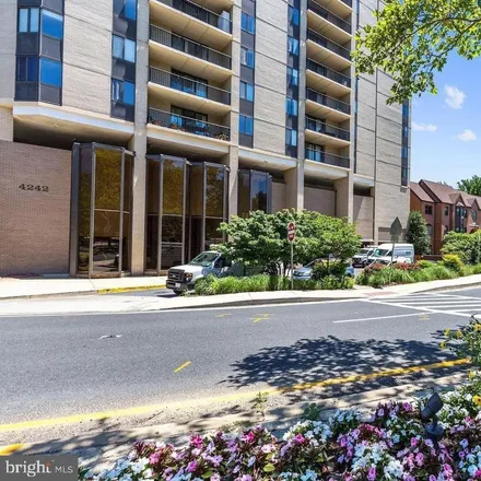 Buy this studio condo on 3981 East-West Highway in Chevy Chase, MD 20815