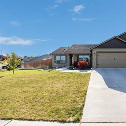 Buy this 3 bed house on 5070 Blue Sage Lane in Pasco, WA 99301