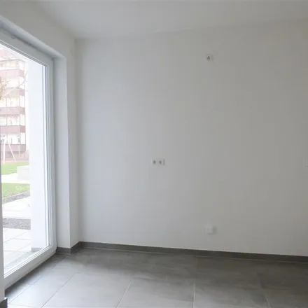 Rent this 3 bed apartment on Altenburger Straße 2 in 04275 Leipzig, Germany
