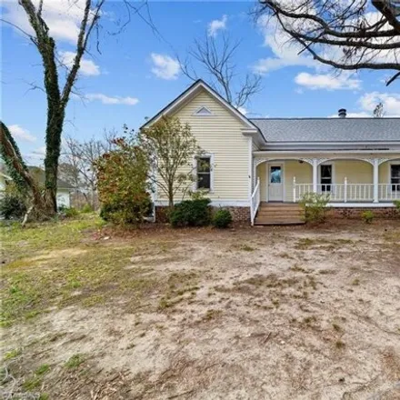 Buy this 3 bed house on 504 Oakdale Road in Jamestown, Guilford County