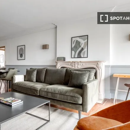 Rent this 3 bed apartment on 95 Avenue Victor Hugo in 75116 Paris, France