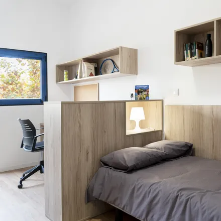 Rent this studio room on Facultat d'Economia in Avinguda dels Tarongers, 46022 Valencia