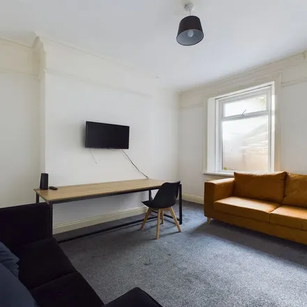 Rent this 1 bed townhouse on Wingrove Avenue in Newcastle upon Tyne, NE4 9BN