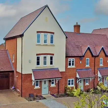 Buy this 4 bed townhouse on Buddery Close in Newell Green, RG42 6DJ