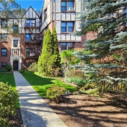 Rent this 1 bed condo on 5 Greenridge Avenue in City of White Plains, NY 10605