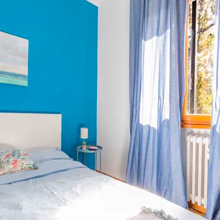 Rent this 4 bed room on Via Giuseppe Durer in 35132 Padua PD, Italy