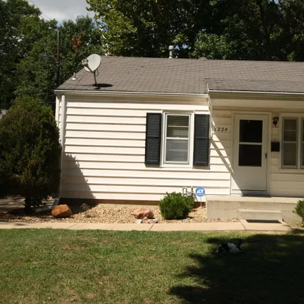 Buy this 2 bed house on 3224 Southwest 11th Street in Topeka, KS 66604