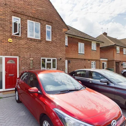 Rent this 3 bed townhouse on Elizabeth Avenue in Staines-upon-Thames, TW18 1JS