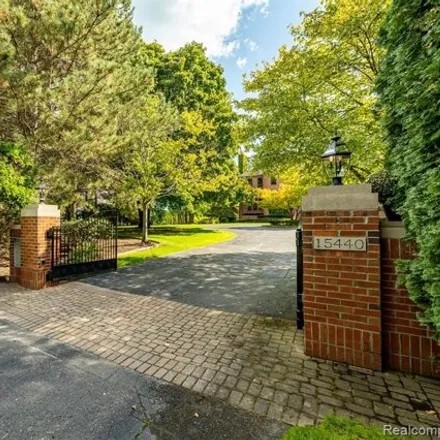 Image 3 - 15458 Windmill Pointe Drive, Grosse Pointe Park, MI 48230, USA - House for sale