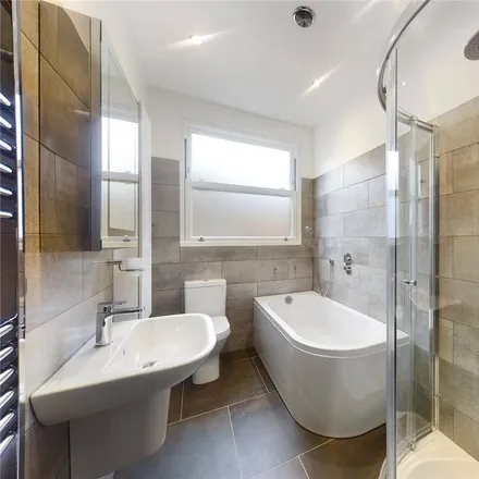 Image 4 - 30 Carlyle Road, London, W5 4BL, United Kingdom - Apartment for rent