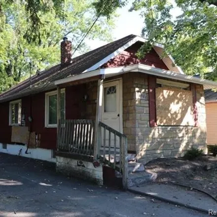 Buy this 3 bed house on 2906 Fielding Street in Flint, MI 48503
