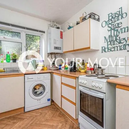 Rent this 4 bed townhouse on 29 Woodside Road in Portswood Park, Southampton
