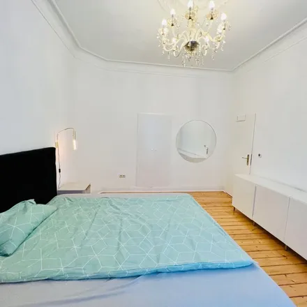 Rent this 3 bed apartment on Injera in Lindenstraße 86, 50674 Cologne