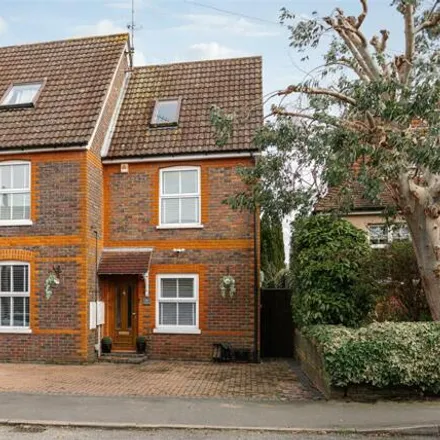 Buy this 5 bed duplex on Trindles Road in South Nutfield, RH1 4JF