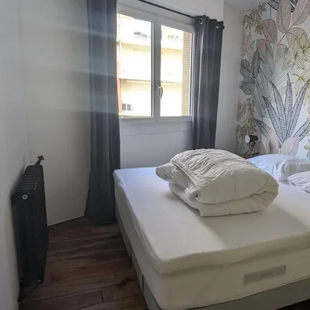 Rent this 2 bed apartment on Église Sainte-Jeanne-d'Arc du Touquet-Paris-Plage in 100 Boulevard Daloz, 62520 Le Touquet-Paris-Plage