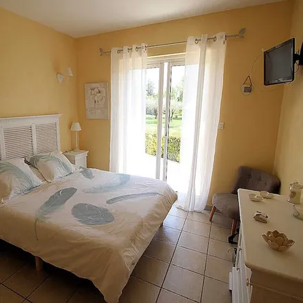 Rent this 3 bed house on 13118 Istres
