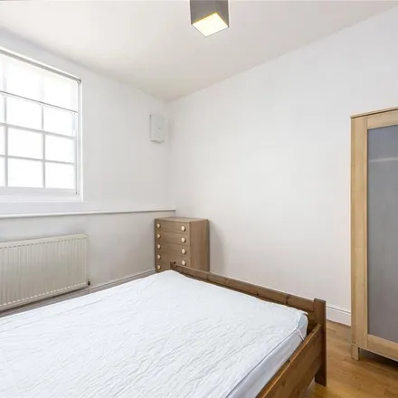 Rent this 2 bed apartment on Lidl in Roman Road, London