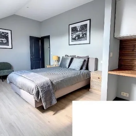 Rent this 6 bed apartment on Rue Marcel Creusiaux 36 in 6041 Gosselies, Belgium