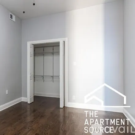 Image 3 - 906 W Montrose Ave, Unit 3 - Apartment for rent
