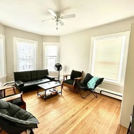 Image 6 - 76 Easton Street, Boston, MA 02134, USA - Apartment for rent