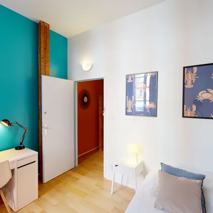 Rent this 5 bed room on 13 rue Peyras