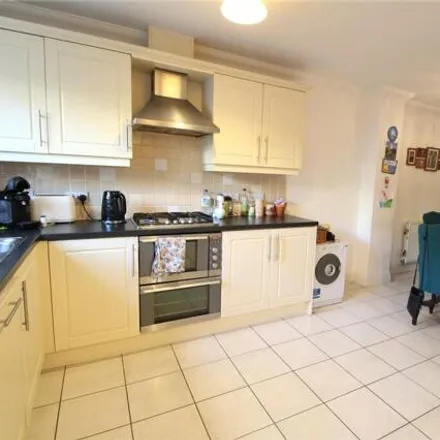 Image 4 - 18 Groves Close, Colchester, CO4 5BP, United Kingdom - Townhouse for sale