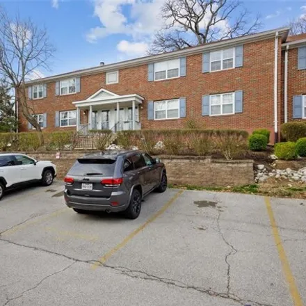 Buy this 2 bed condo on 1543 East Swan Circle in Brentwood, Saint Louis County