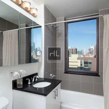Image 2 - Avis, 515 West 43rd Street, New York, NY 10036, USA - Apartment for rent