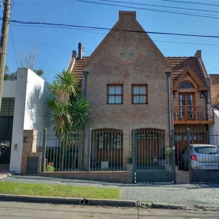 Buy this 3 bed house on Deán Funes in Bernal Este, Bernal