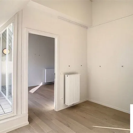 Rent this 1 bed apartment on Sint-Niklaasstraat 4;6;8 in 8900 Ypres, Belgium