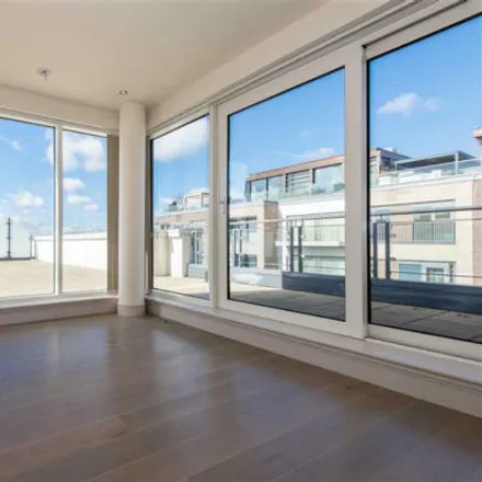 Image 3 - Compass House, 5 Park Street, London, SW6 2QF, United Kingdom - Apartment for sale