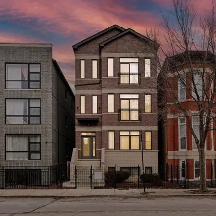 Rent this 5 bed house on 2234 West Warren Boulevard in Chicago, IL 60612