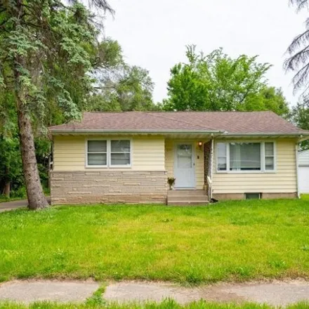 Buy this 2 bed house on 1095 West Thrush Avenue in Peoria, IL 61604