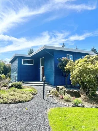 Rent this 5 bed house on 1120 Sierra Place in Edmonds, WA 98020