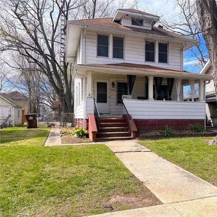 Buy this 3 bed house on 1034 Johnson Street in Carlinville, IL 62626