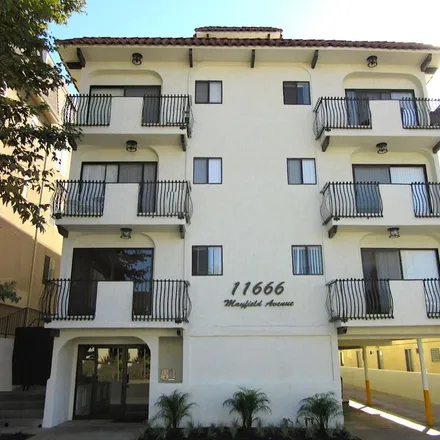 Buy this studio townhouse on 11666 Mayfield Avenue in Los Angeles, CA 90049