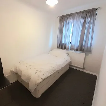 Rent this studio house on 11 Westbrooke Close